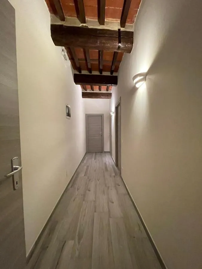 Rent Room Iacopo Capannori 0*,