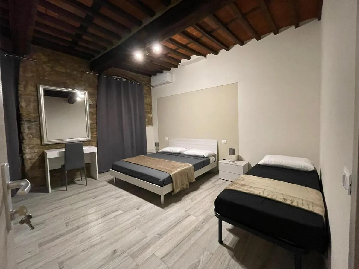 Rent Room Iacopo Capannori 0*,